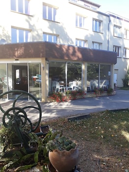 Brit Hotel Confort Gien,,2 star