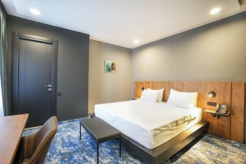 hotel splendid tbilisi