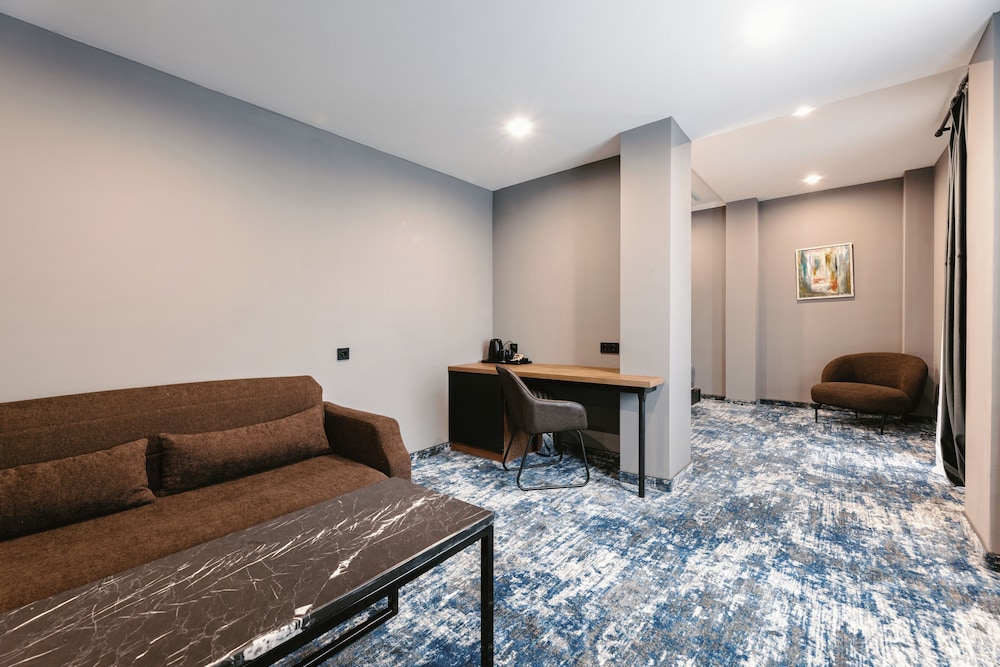 hotel splendid tbilisi