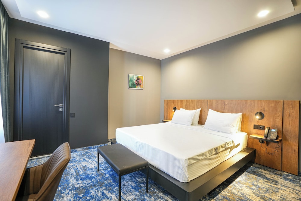 hotel splendid tbilisi