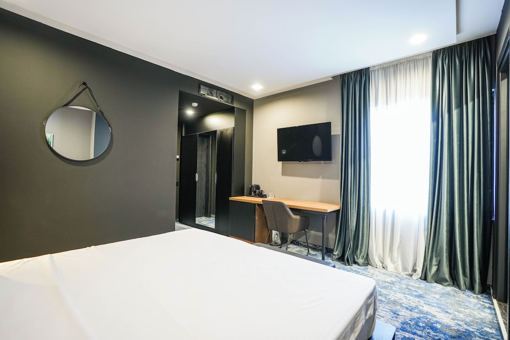 hotel splendid tbilisi