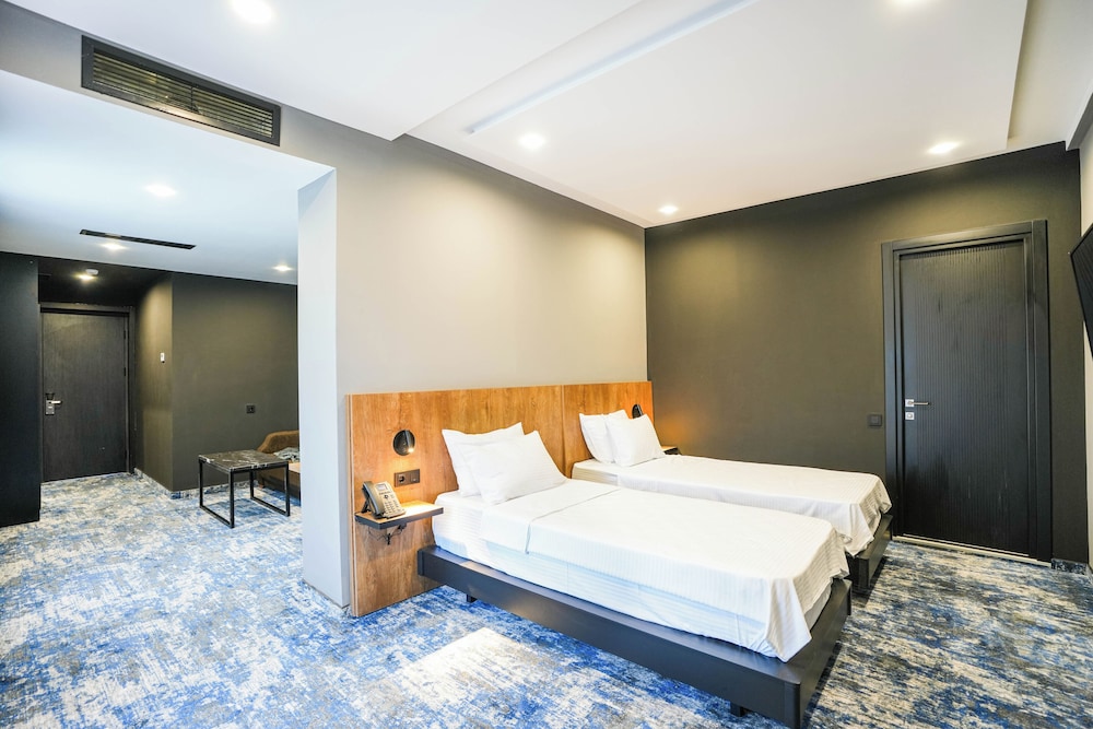 hotel splendid tbilisi