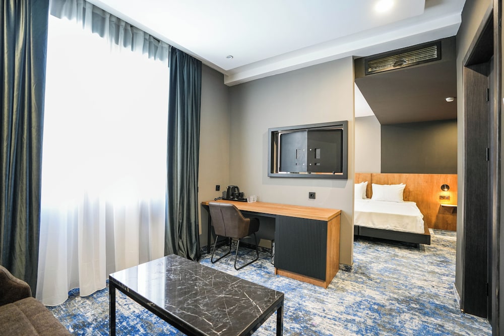 hotel splendid tbilisi