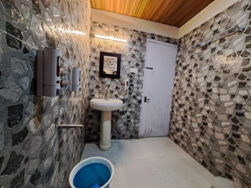 hotel wonder hill inn narkanda