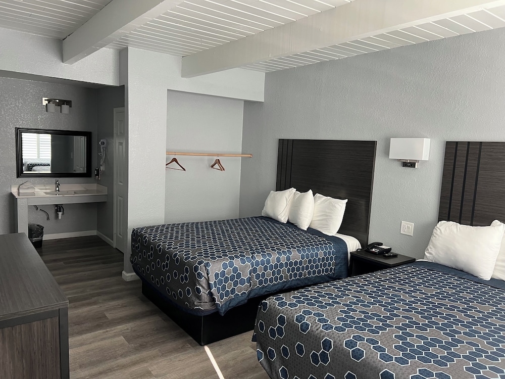 sea garden inn