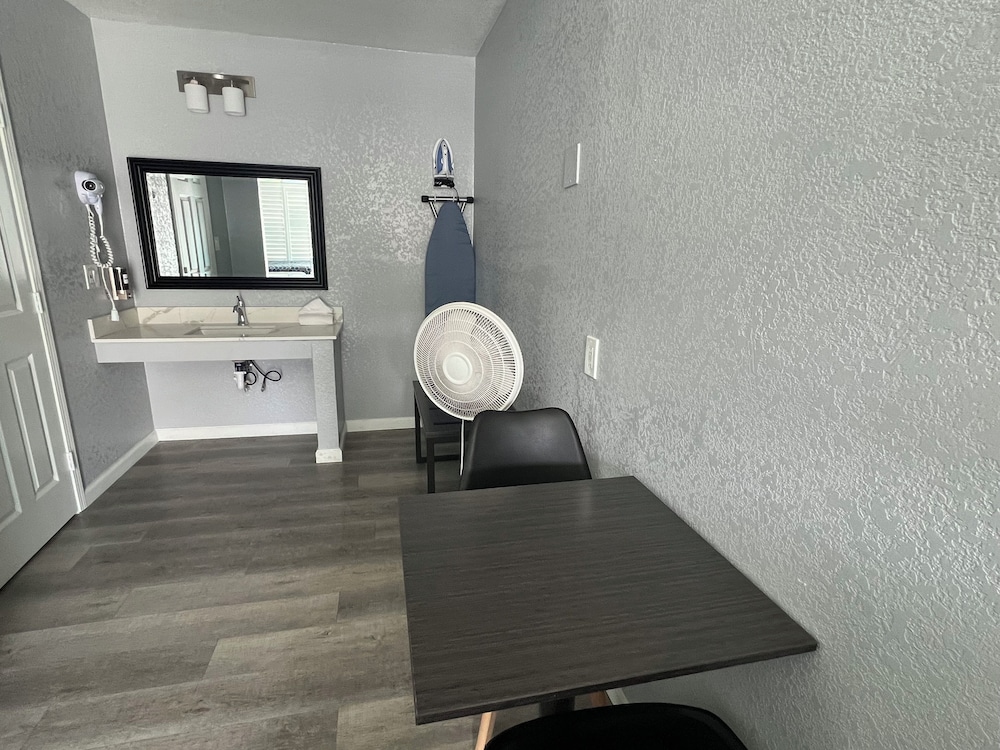 sea garden inn