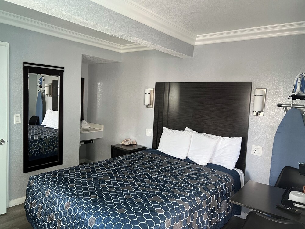 sea garden inn