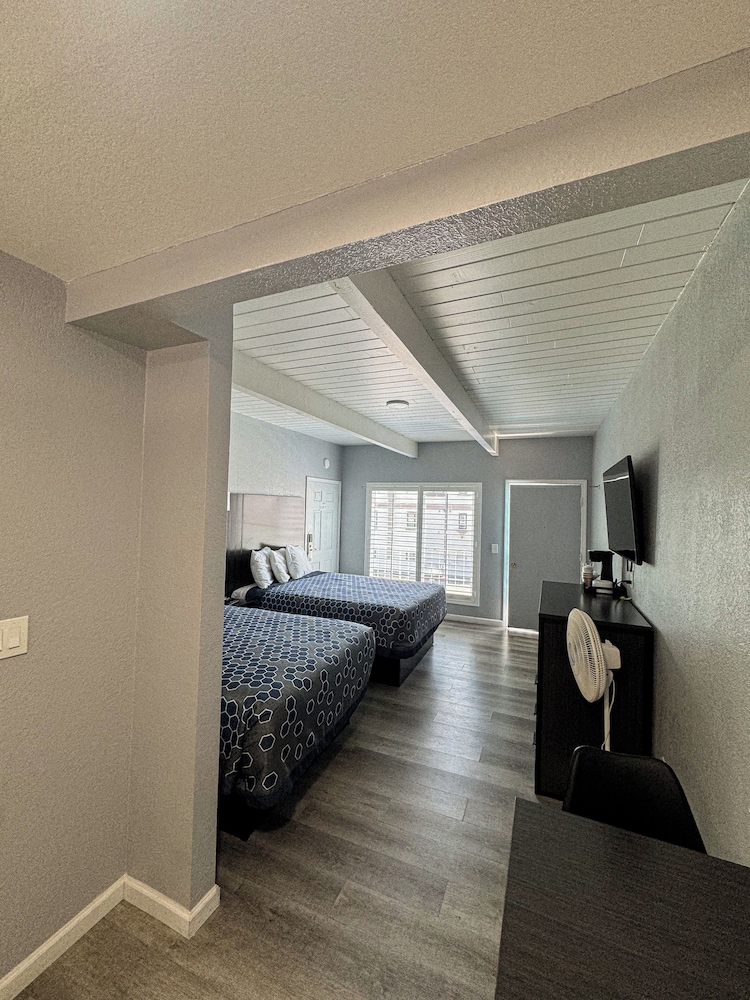 sea garden inn