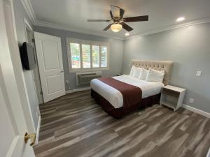 Lone Oak Lodge,Seaside>>Monterey,3 star