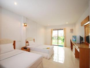 Golden Cliff Beach Resort,In Laem Klat,3 star