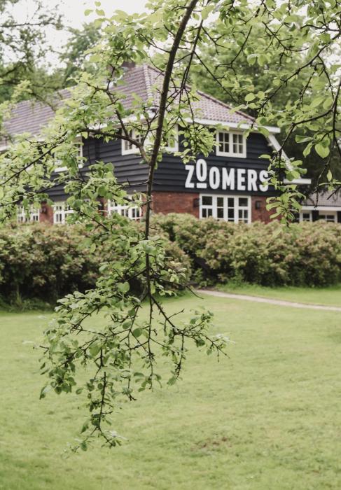 zoomers aan het bos