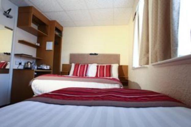 clifton court metro hotel