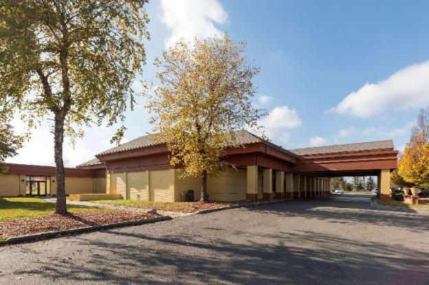 clarion hotel detroit metro airport