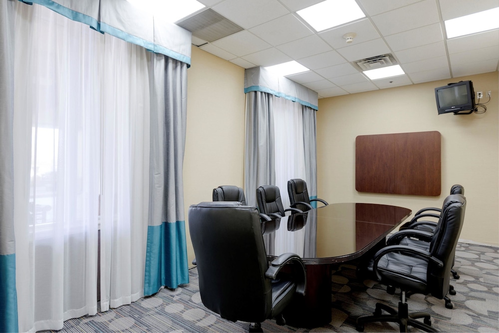 clarion hotel detroit metro airport