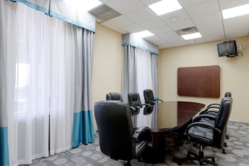clarion hotel detroit metro airport