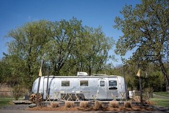 hutton brickyards riverfront hotel venue