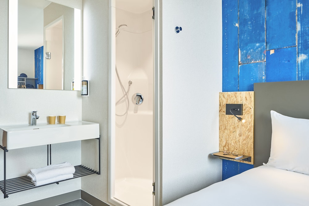 ibis budget paris porte de la chapelle arena