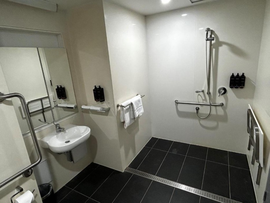 ibis darwin airport hotel