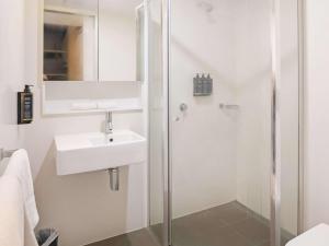 ibis darwin airport hotel