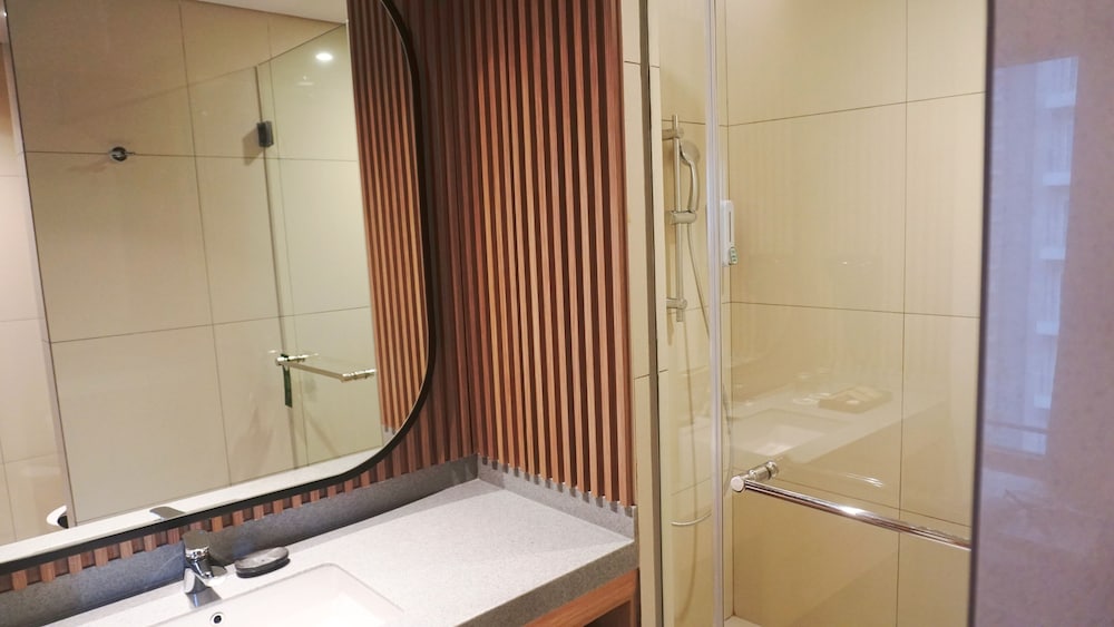 ibis styles serpong bsd city