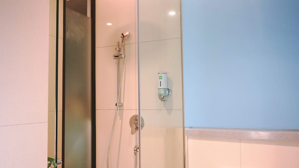 ibis styles serpong bsd city