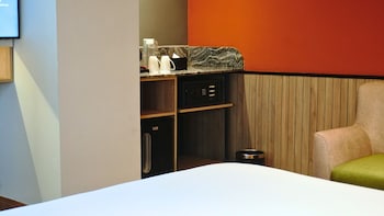 ibis styles serpong bsd city