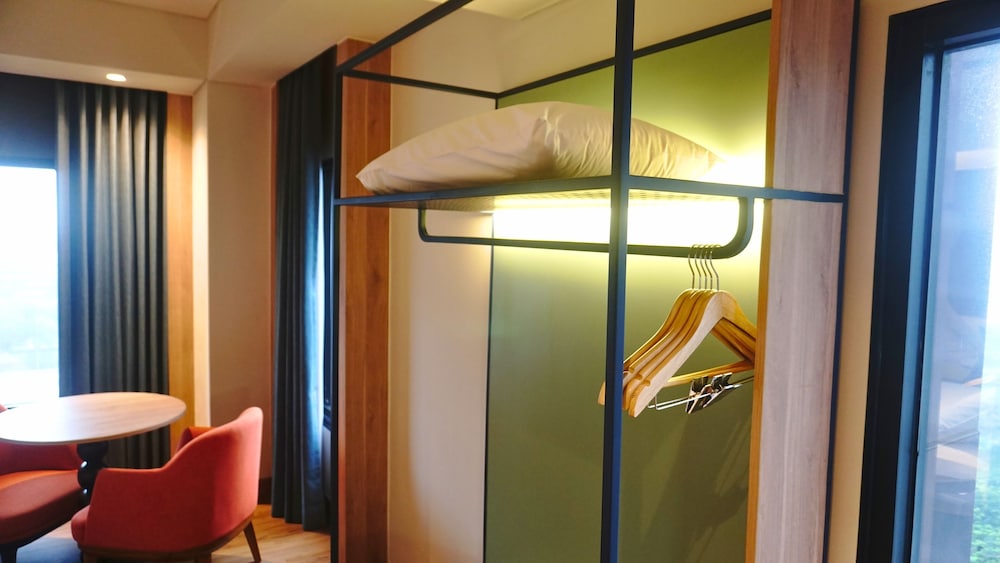 ibis styles serpong bsd city