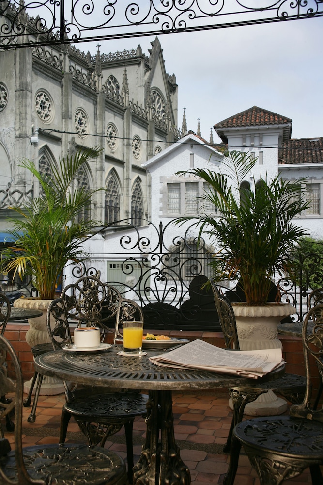hotel castilla real