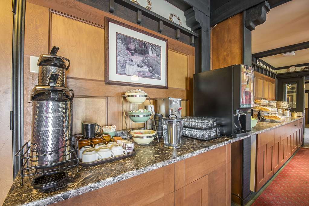 quality inn waddling dog