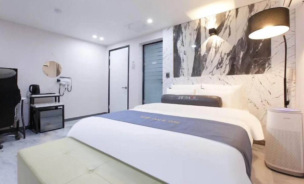 on and off hotel