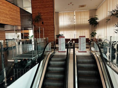 trade hotel