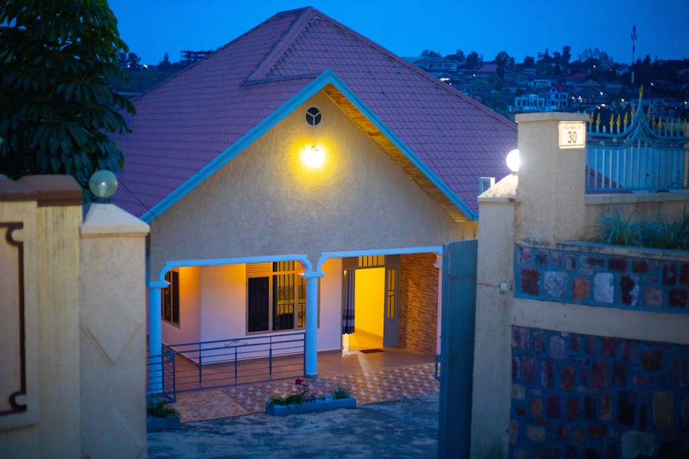 inviting 6 bedrooms apartment in kigali