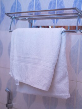 inviting 6 bedrooms apartment in kigali