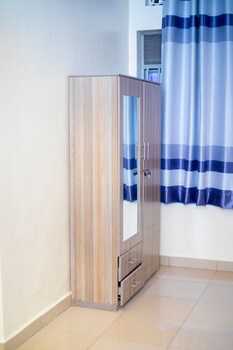 inviting 6 bedrooms apartment in kigali