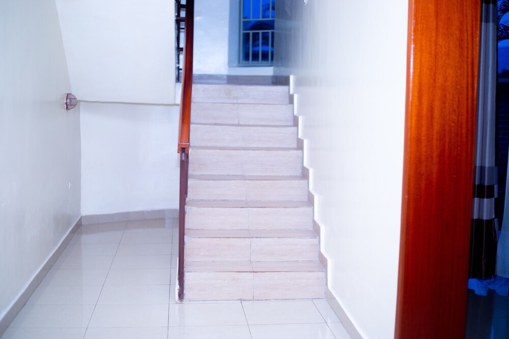 inviting 6 bedrooms apartment in kigali