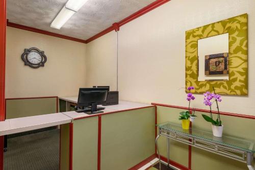 Travelodge By Wyndham Dawson Creek,Fort St. John>>Dawson Creek,2 star
