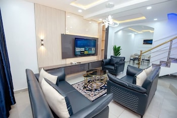 iris gold apartments