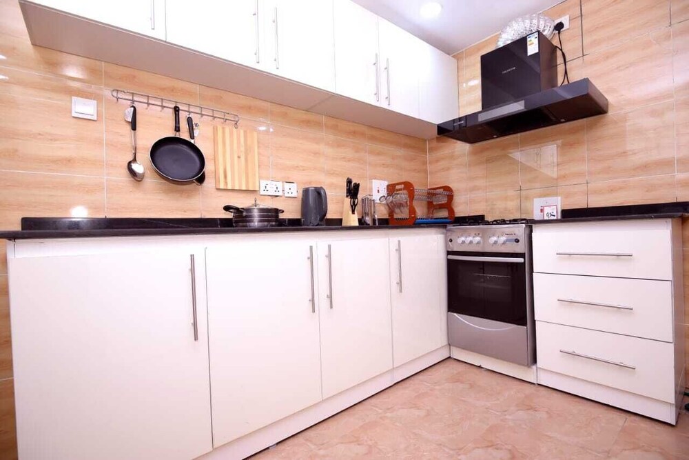 iris gold apartments