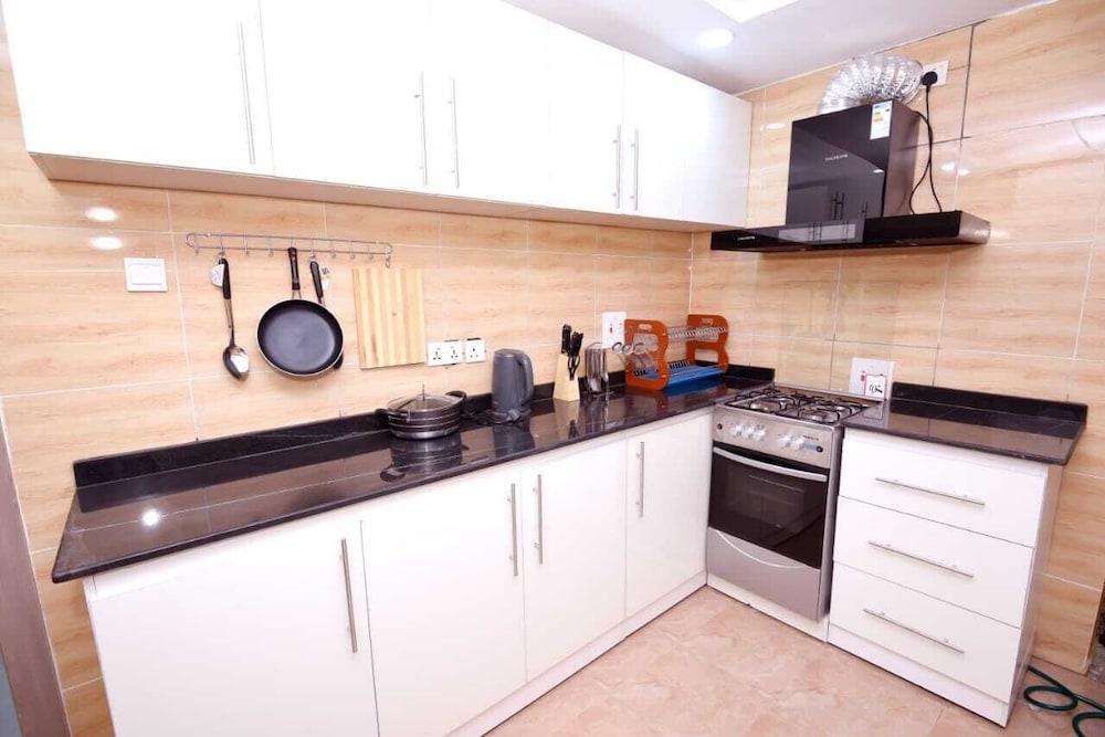 iris gold apartments