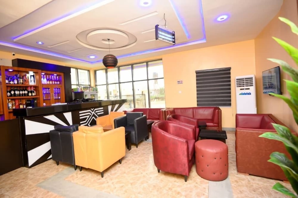 iris gold apartments