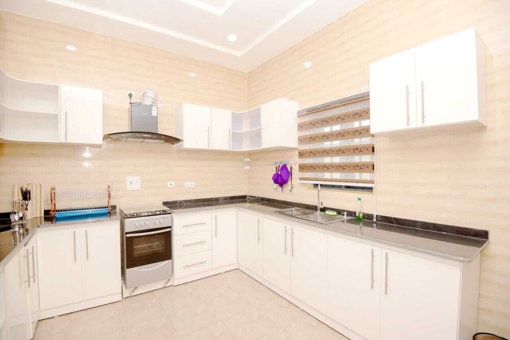 iris gold apartments