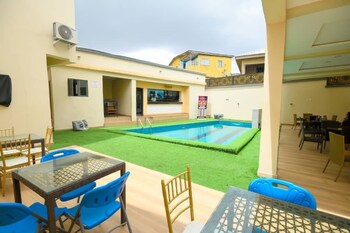 iris gold apartments