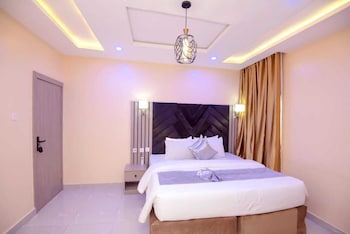 iris gold apartments