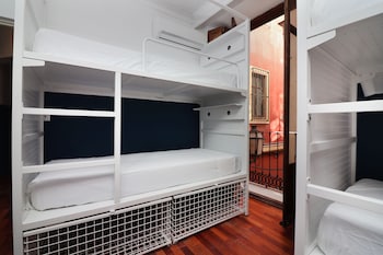 feel hostels city center