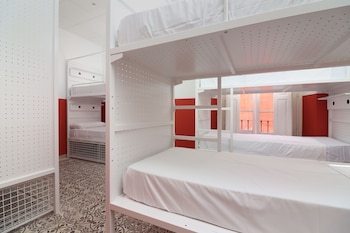 feel hostels city center