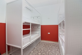 feel hostels city center