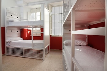 feel hostels city center