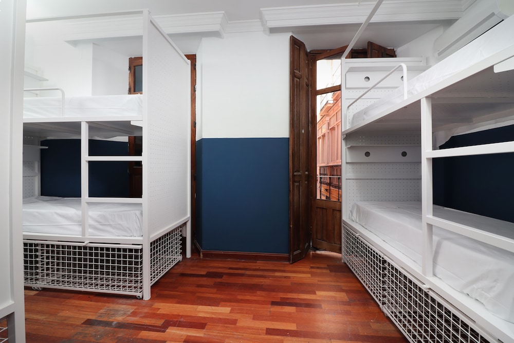 feel hostels city center