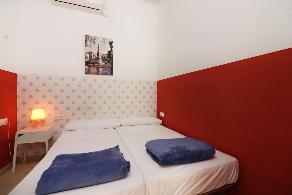 feel hostels city center