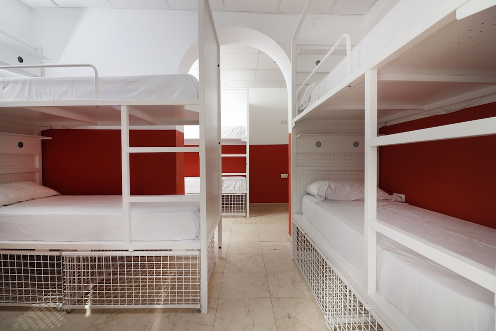 feel hostels city center